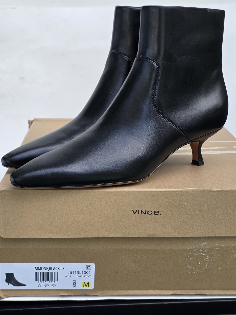 8M Vince Simone Black Leather Pointed Toe Kitten Heel Ankle Boots New